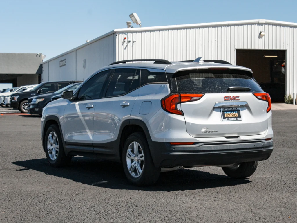 Used 2020 Quicksilver Metallic GMC SLE image 7