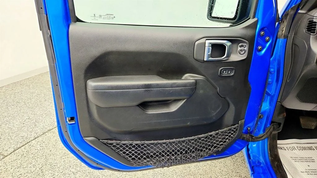 Used 2022 Hydro Blue Pearlcoat Jeep Unlimited Sport S 4x4 image 10