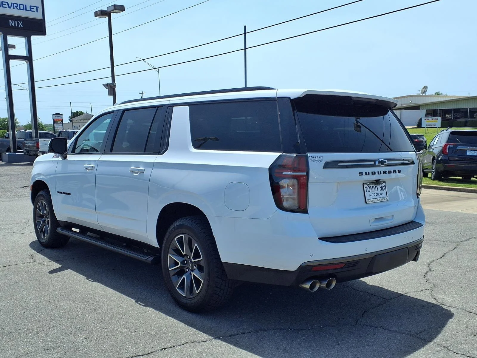 Used 2022 Summit White Chevrolet Z71 image 2