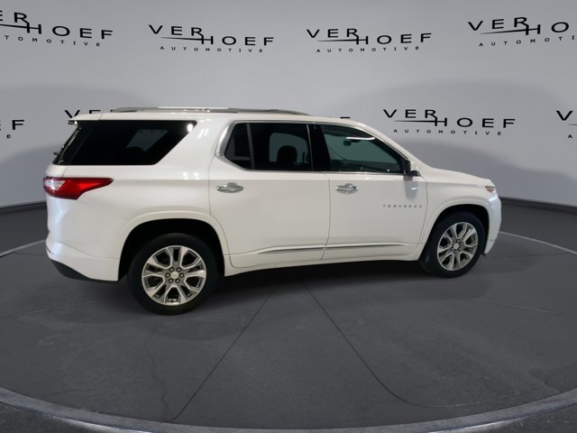 Used 2021 Iridescent Pearl Tricoat Chevrolet Premier image 9
