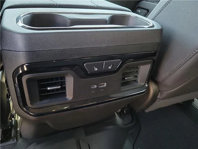 Used 2025 Summit White GMC AT4 4x4 Crew Cab 5.75 ft. box 147.4 in. WB image 8