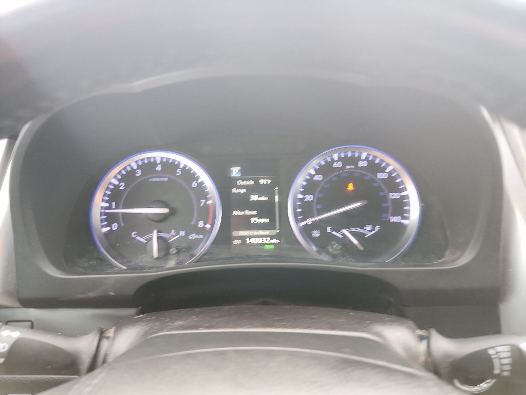Used 2018 Blizzard Pearl Toyota SE image 26
