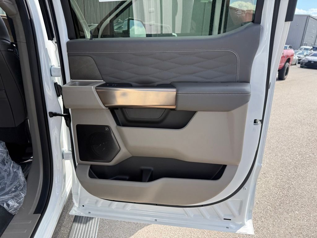 New 2026 Star White Metallic Tri-Coat Ford F-250® Platinum® image 24