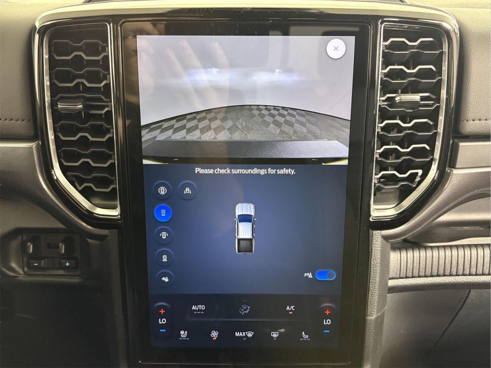 New 2026 Desert Sand Ford LARIAT image 40