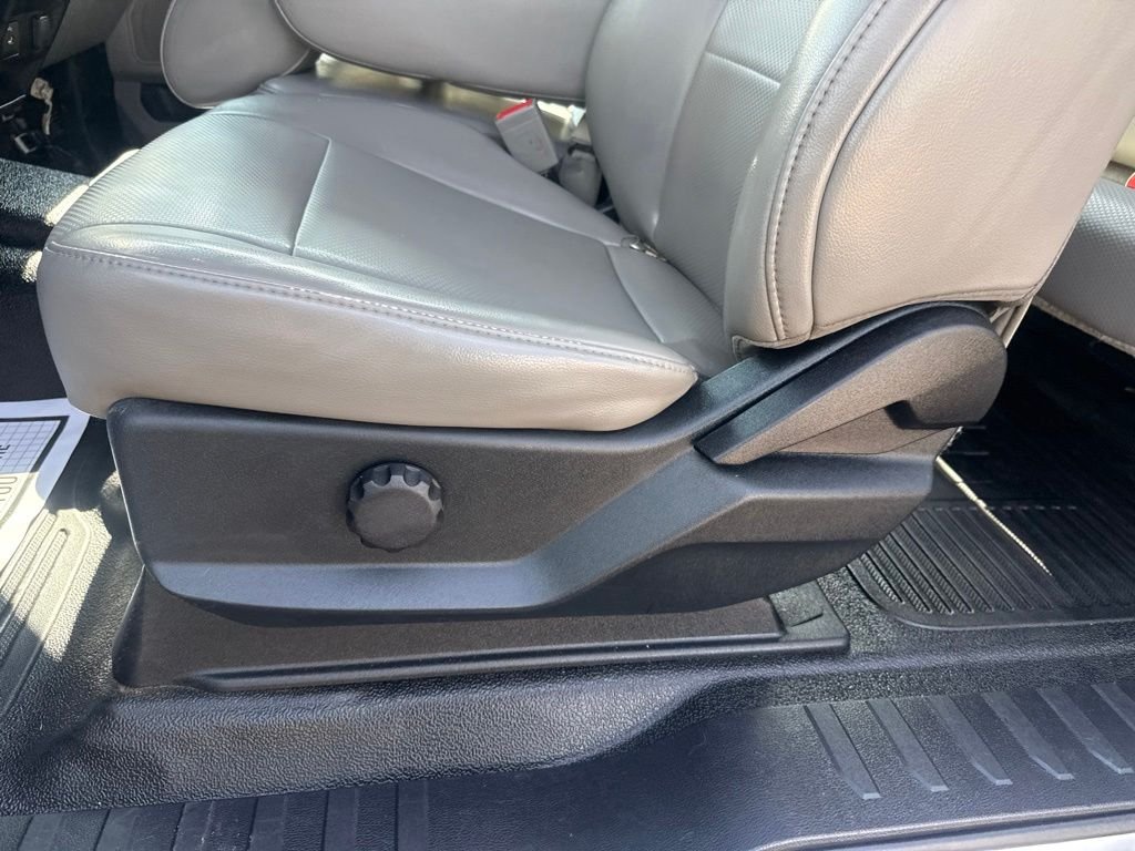 Used 2019 Oxford White Ford XL image 15