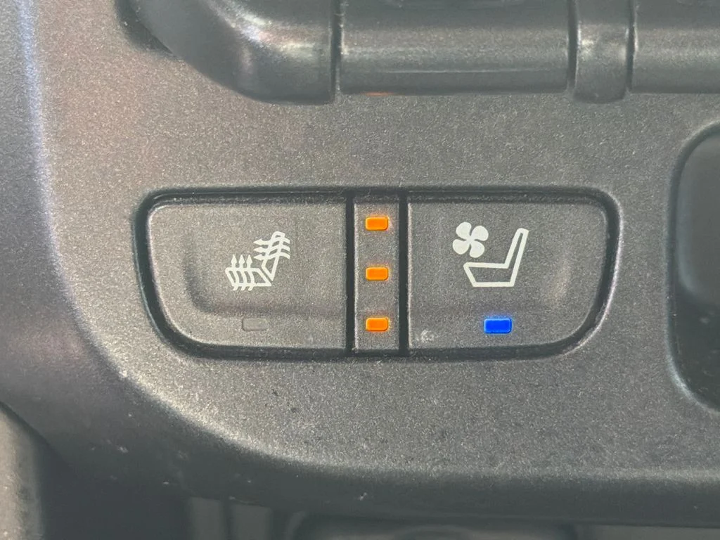 Used 2019 Red GMC Denali image 30