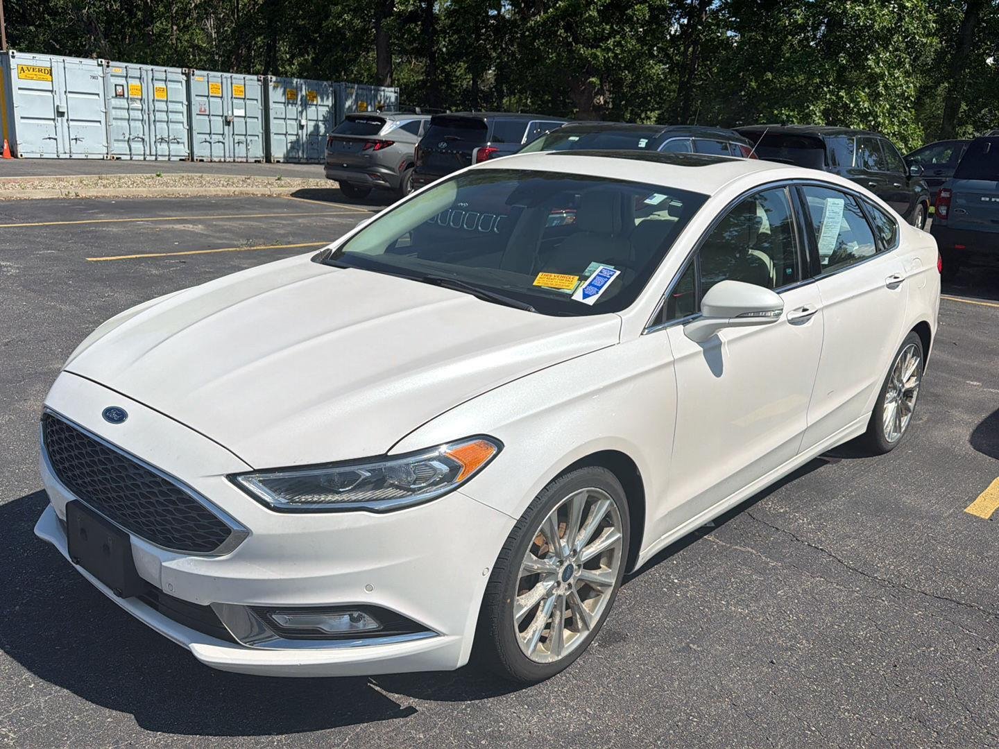 Used 2017 White Platinum Metallic Tri-Coat Ford Platinum image 3