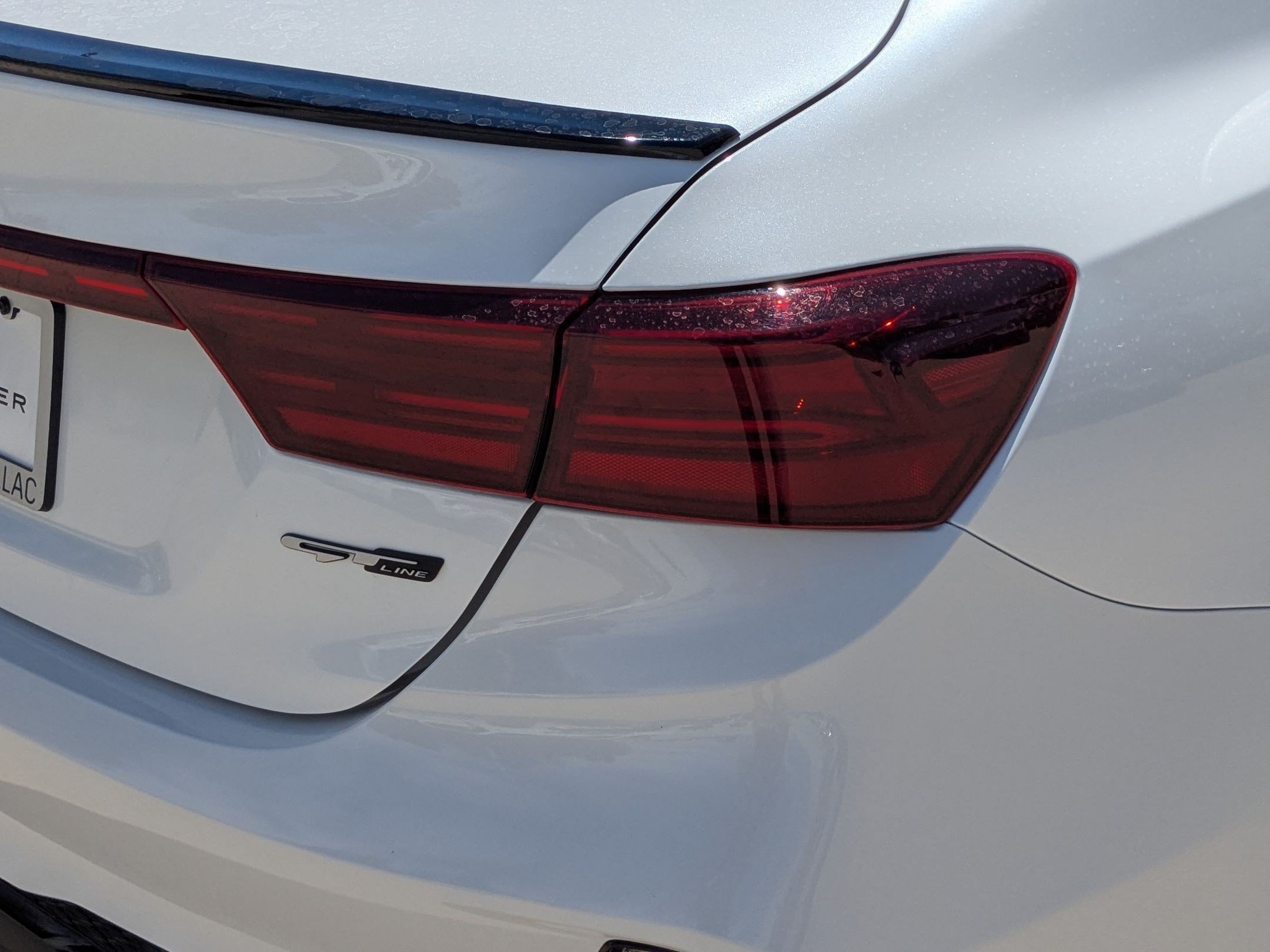 Used 2024 White Kia GT-Line image 11