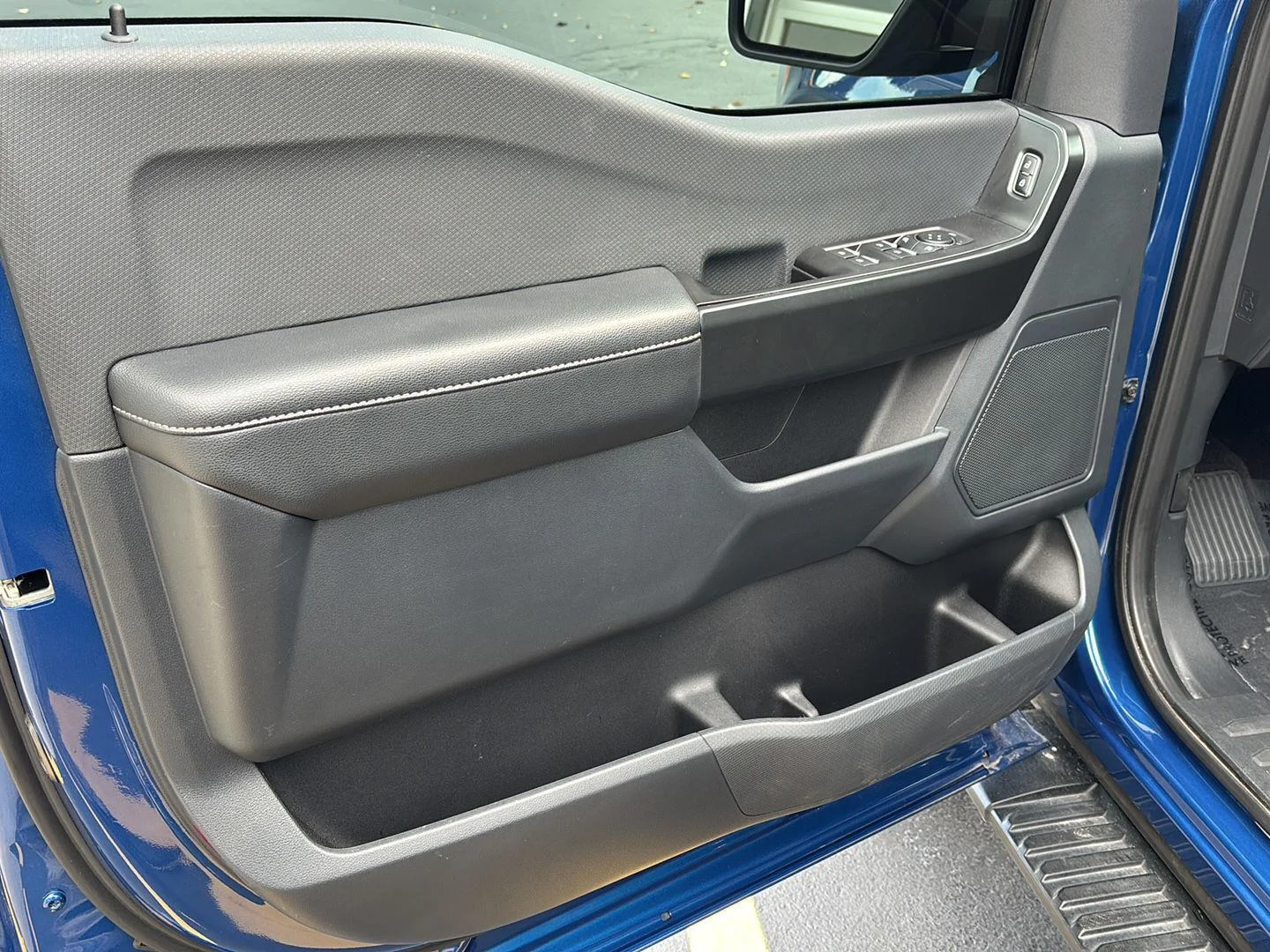Certified Used 2022 Atlas Blue Ford XL image 10