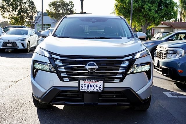 Used 2024 Silver Nissan SV image 4