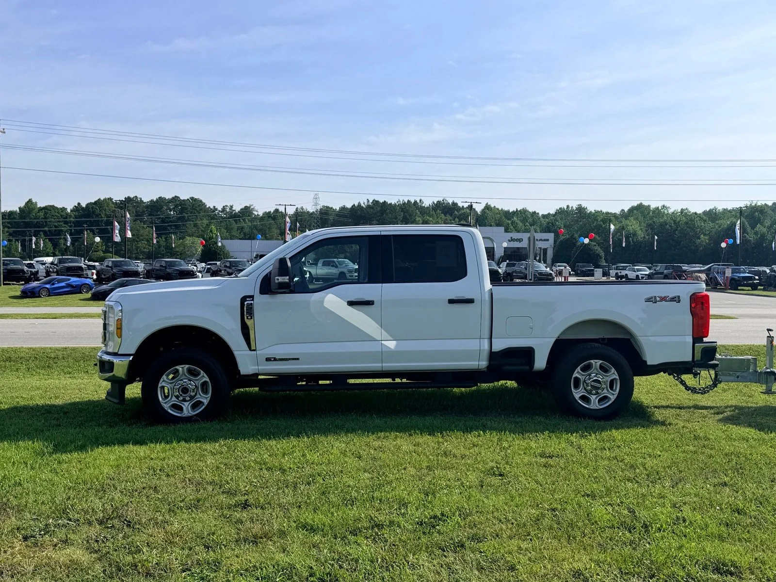 Used 2026 Oxford White Ford XLT image 3