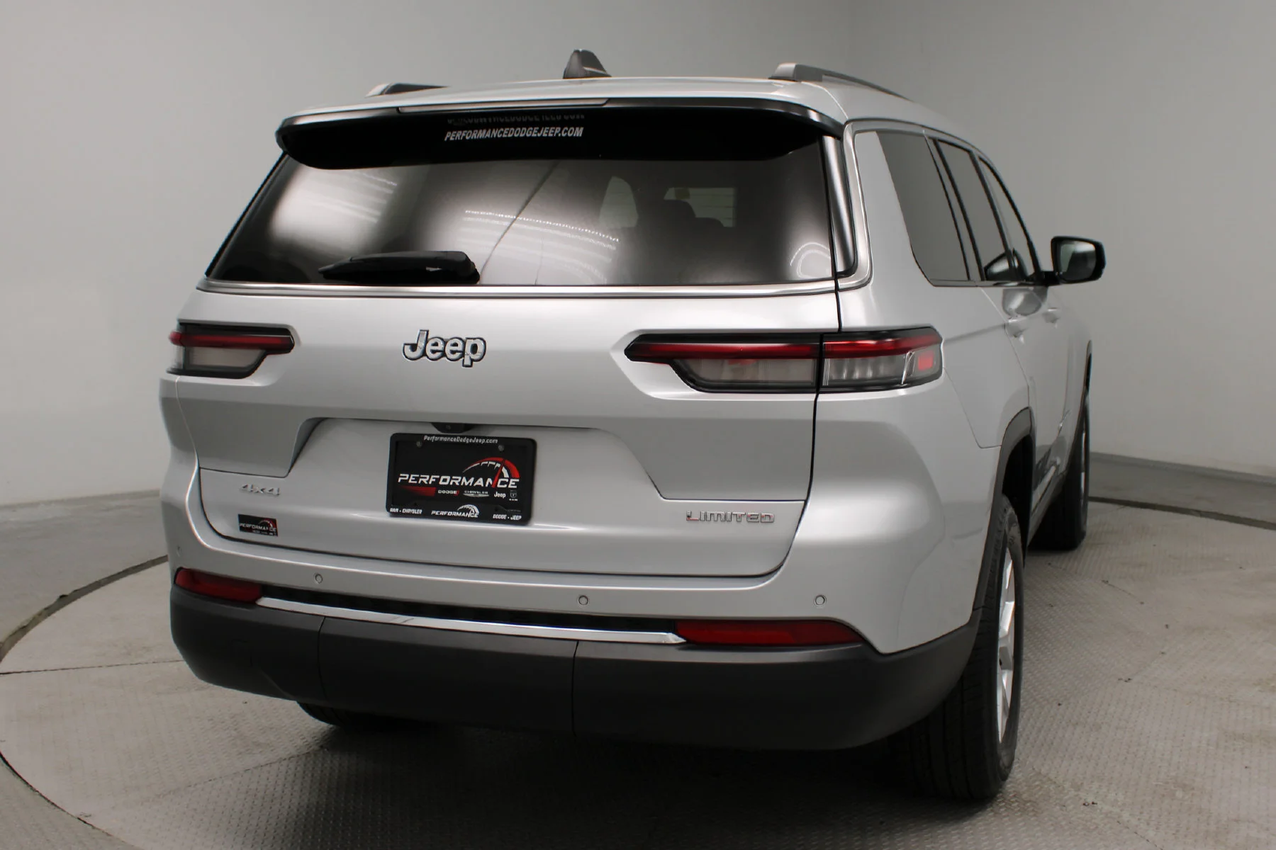 Used 2023 Silver Zynith Jeep Limited 4x4 image 12