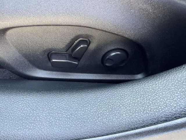 Used 2023 White Jeep Limited image 17