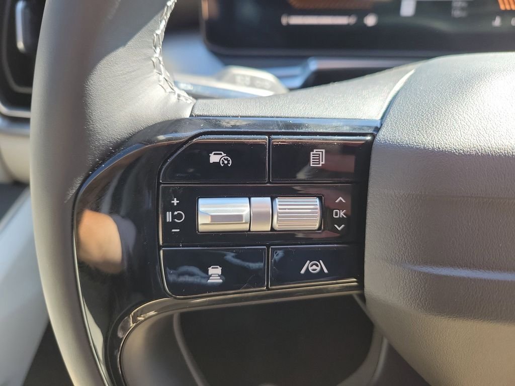New 2026 White Kia S image 27