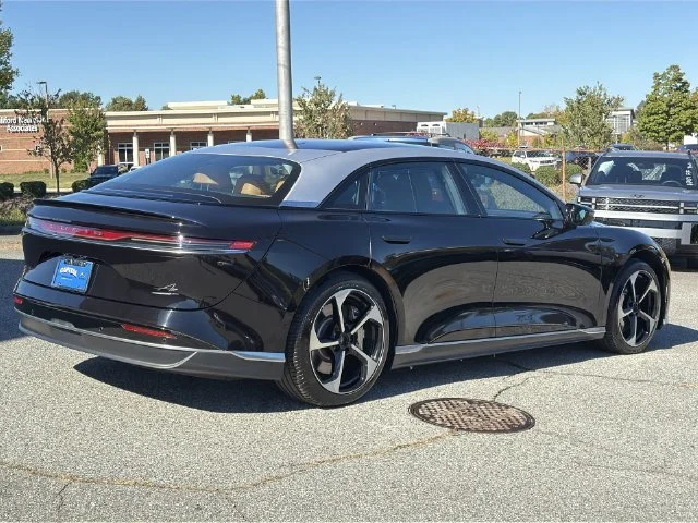 Used 2025 Black Lucid Touring image 13