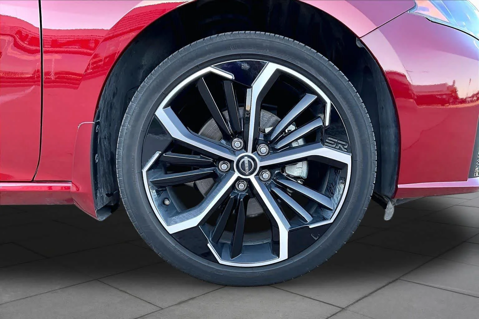 Certified Used 2025 Scarlet Ember Nissan SR image 17