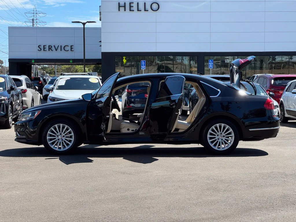 Used 2016 Black Volkswagen 1.8T SE image 27
