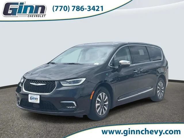 2023 Chrysler Pacifica Hybrid Limited Hybrid's photo