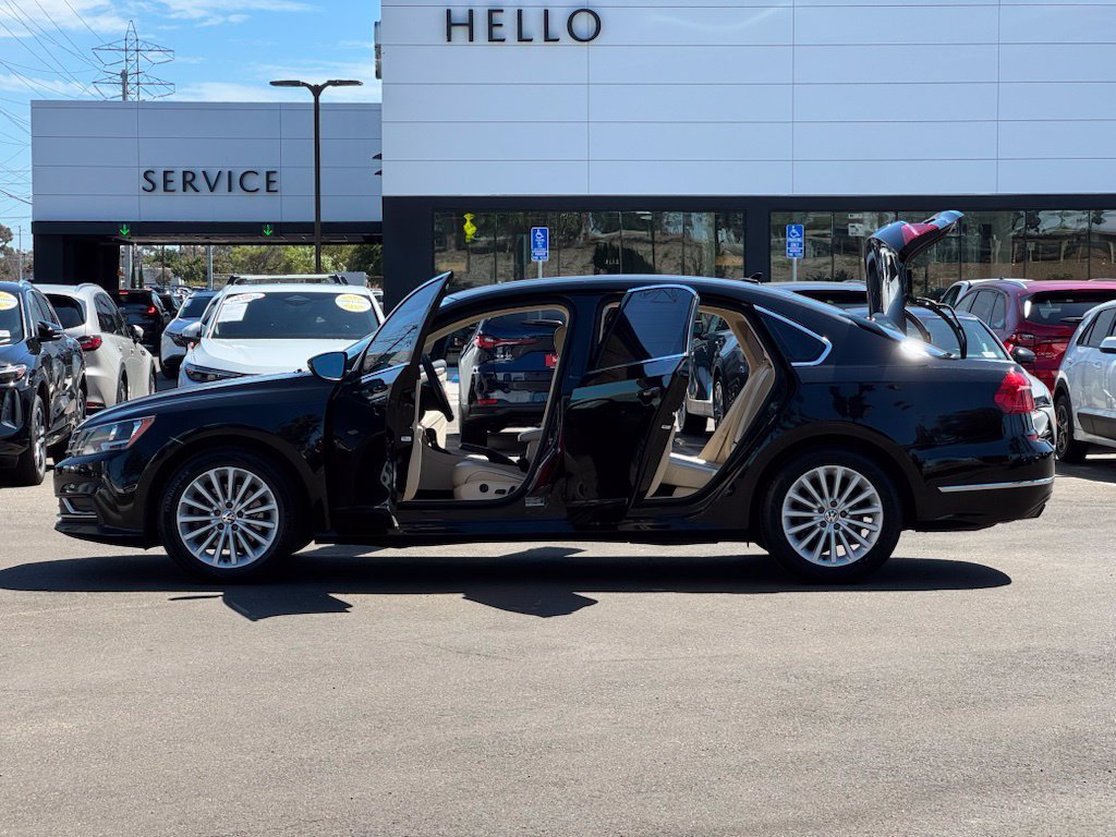 Used 2016 Black Uni Volkswagen 1.8T SE image 27
