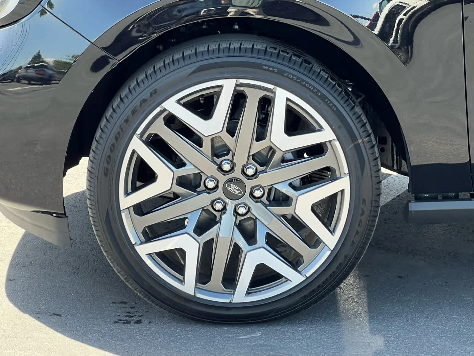 New 2026 Agate Black Metallic Ford MAX Platinum® image 13