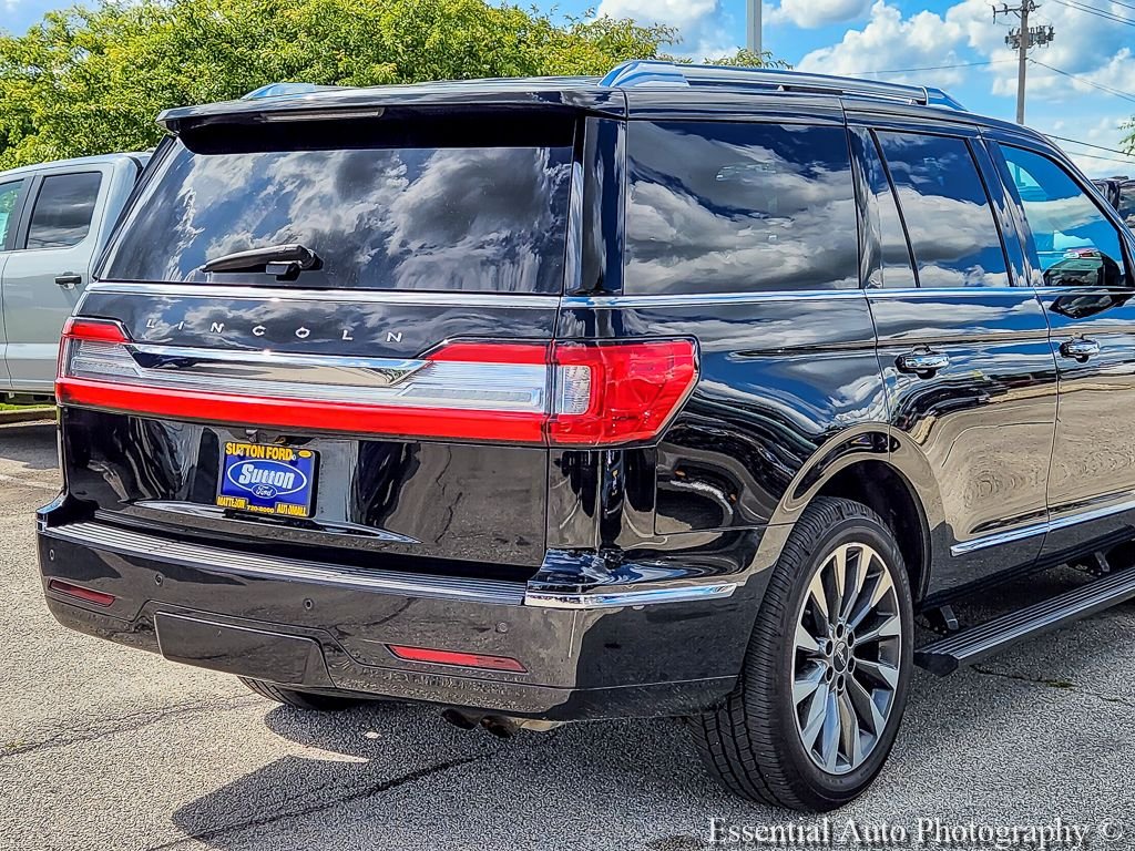 Used 2018 Velvet Lincoln Select image 6
