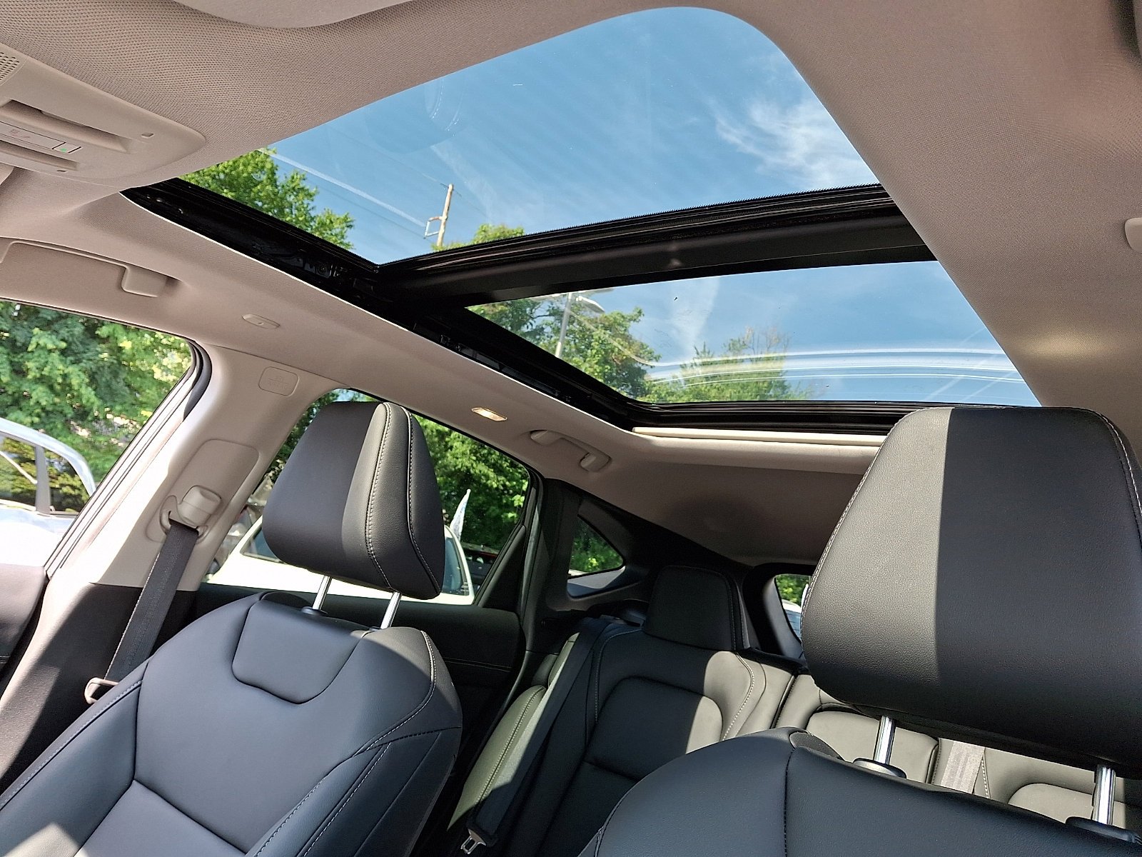 Used 2025 Gun Metallic Nissan SL image 13