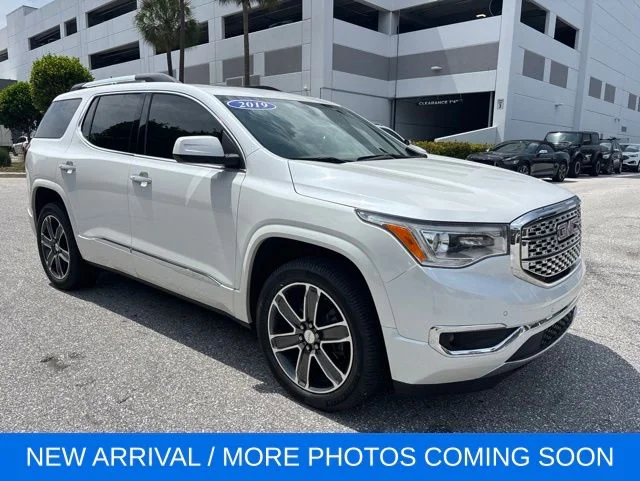 2019 GMC Acadia Denali FWD's photo