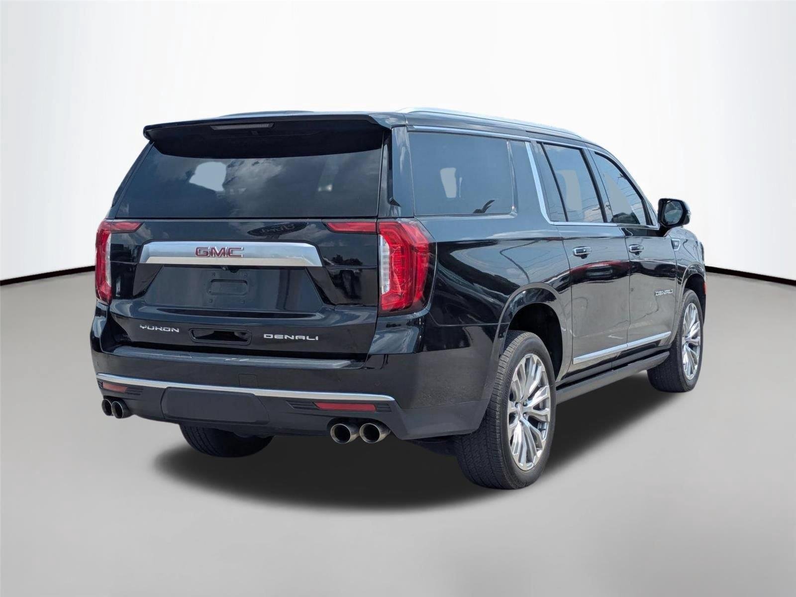 Used 2022 Onyx Black GMC Denali image 5