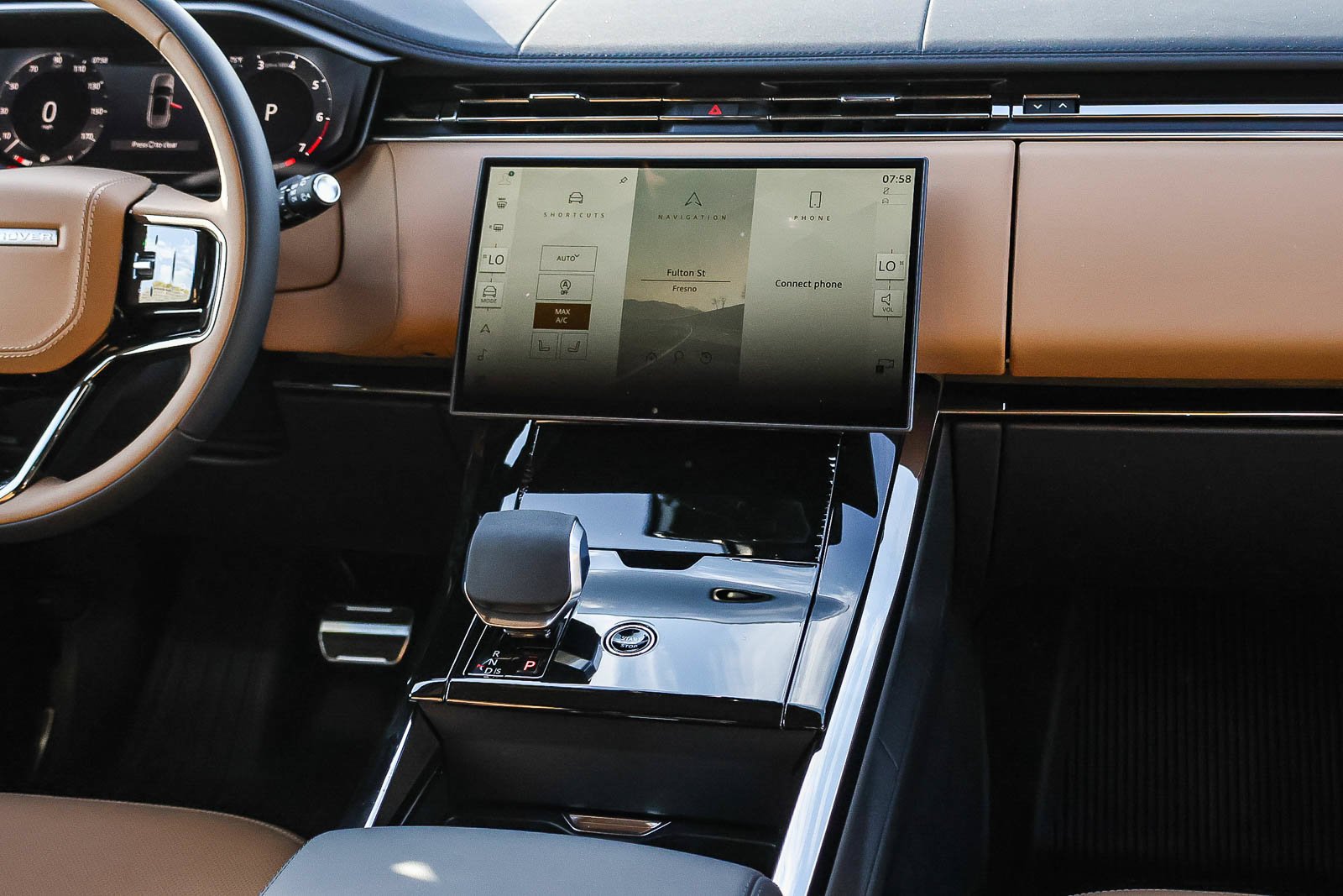 New 2026 Santorini Black Land Rover Dynamic SE image 16