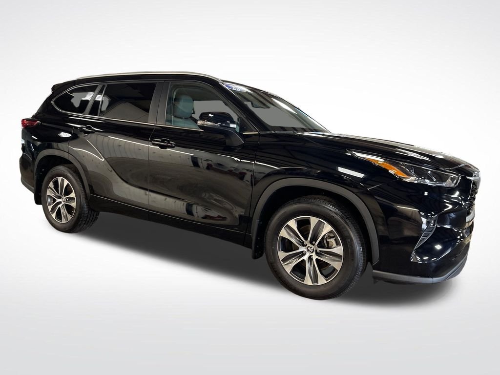 Used 2023 Black Toyota XLE image 7