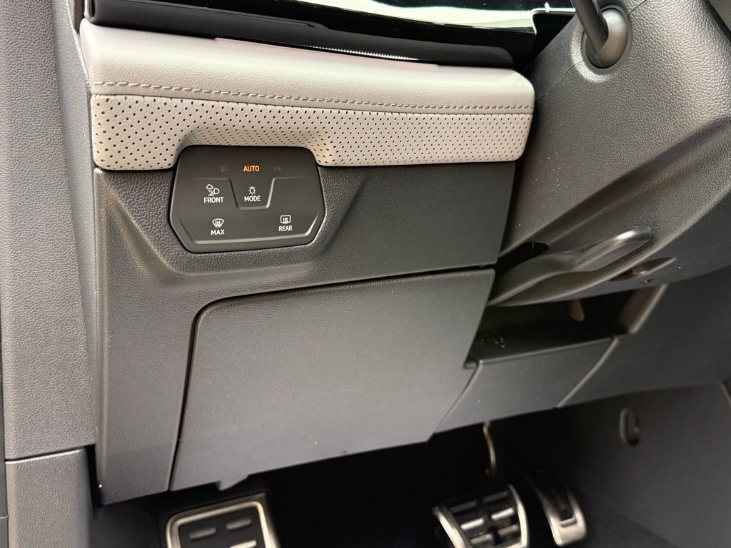 New 2026 White Volkswagen 2.0T Peak Edition image 33