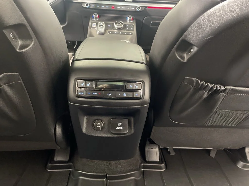 Used 2025 White Hyundai Calligraphy Night Edition image 20