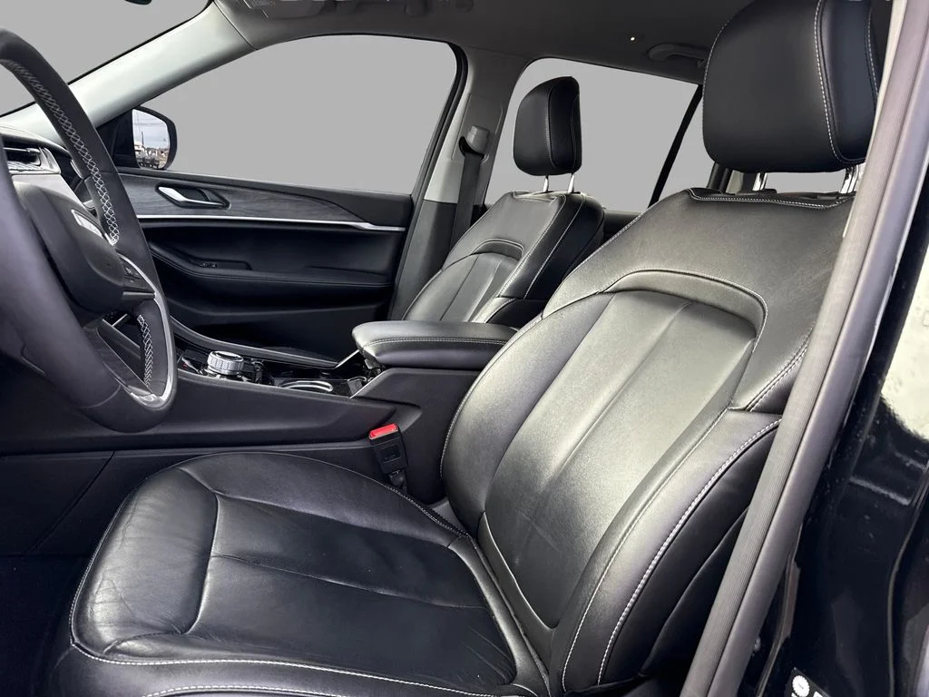 Used 2023 Black Jeep Limited image 11