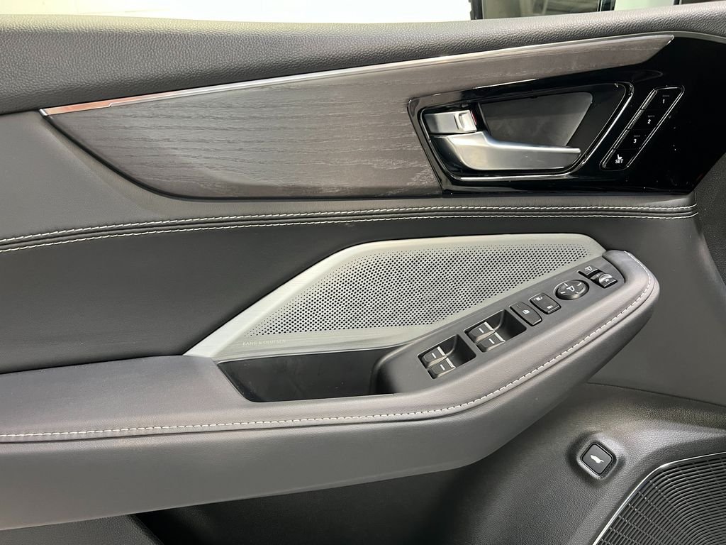New 2026 Liquid Carbon Metallic Acura Advance Package image 15