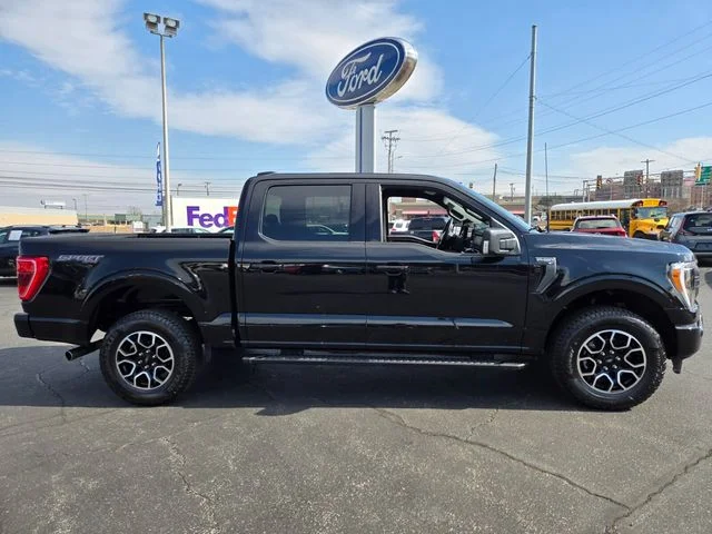 Used 2023 Black Ford XLT image 9