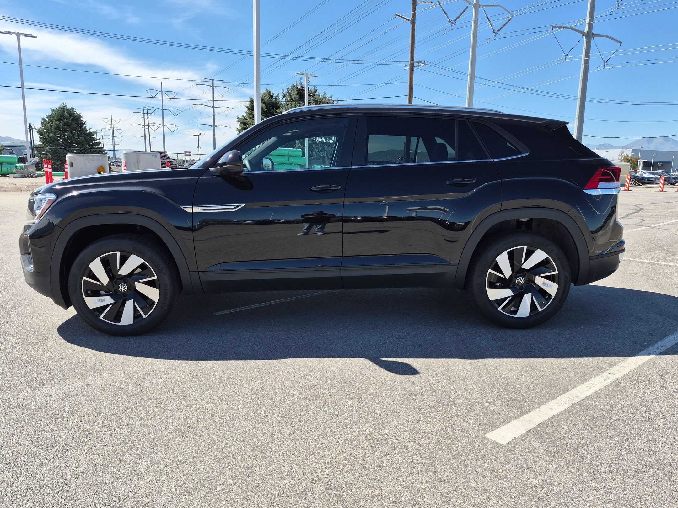 New 2026 Deep Black Pearl Volkswagen 2.0T SE w/Technology image 7