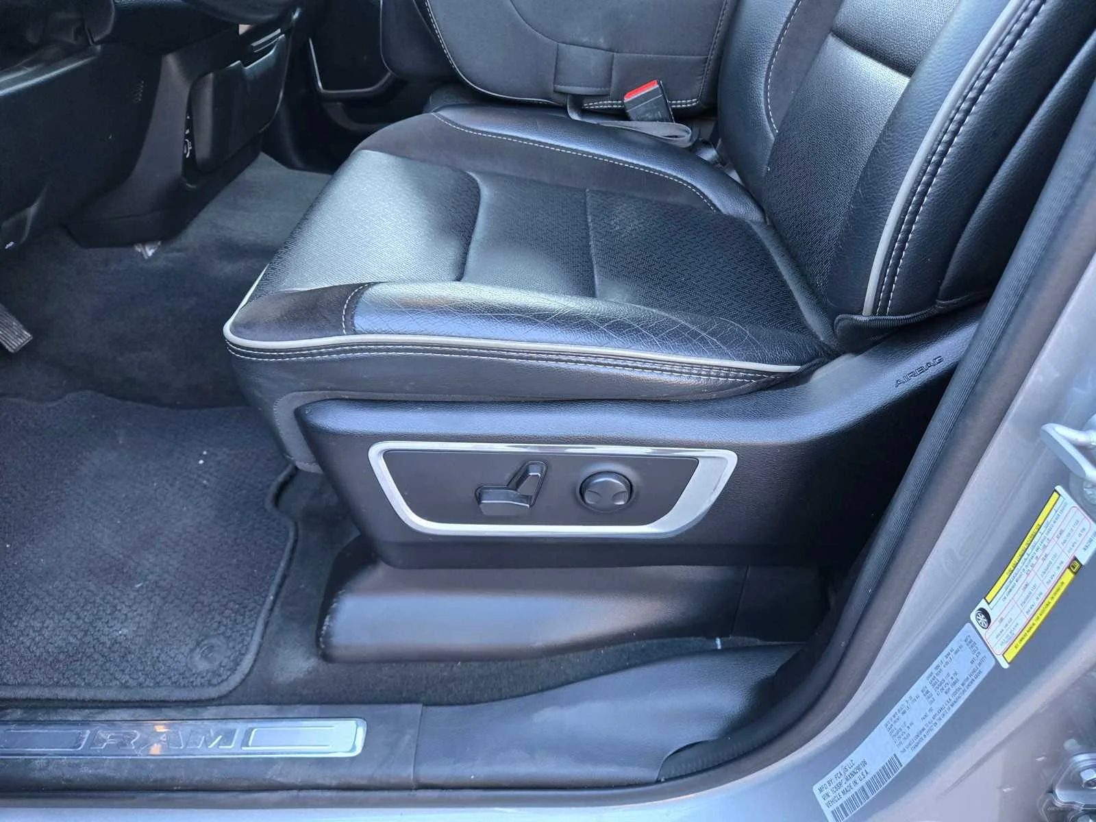 2022 RAM Ram 1500 Pickup Laramie - Photo 24