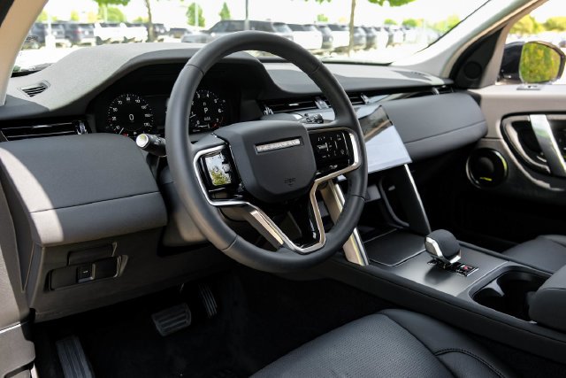 2025 Land Rover Discovery Sport 3