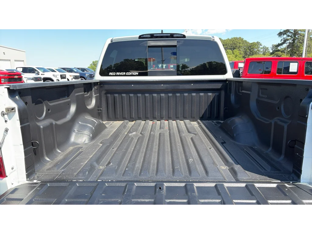 2023 Nissan Titan SV - Photo 8