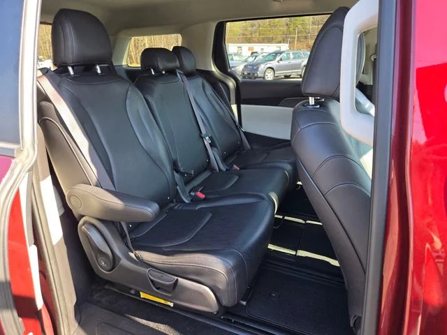 Used 2024 Red Kia LX image 20