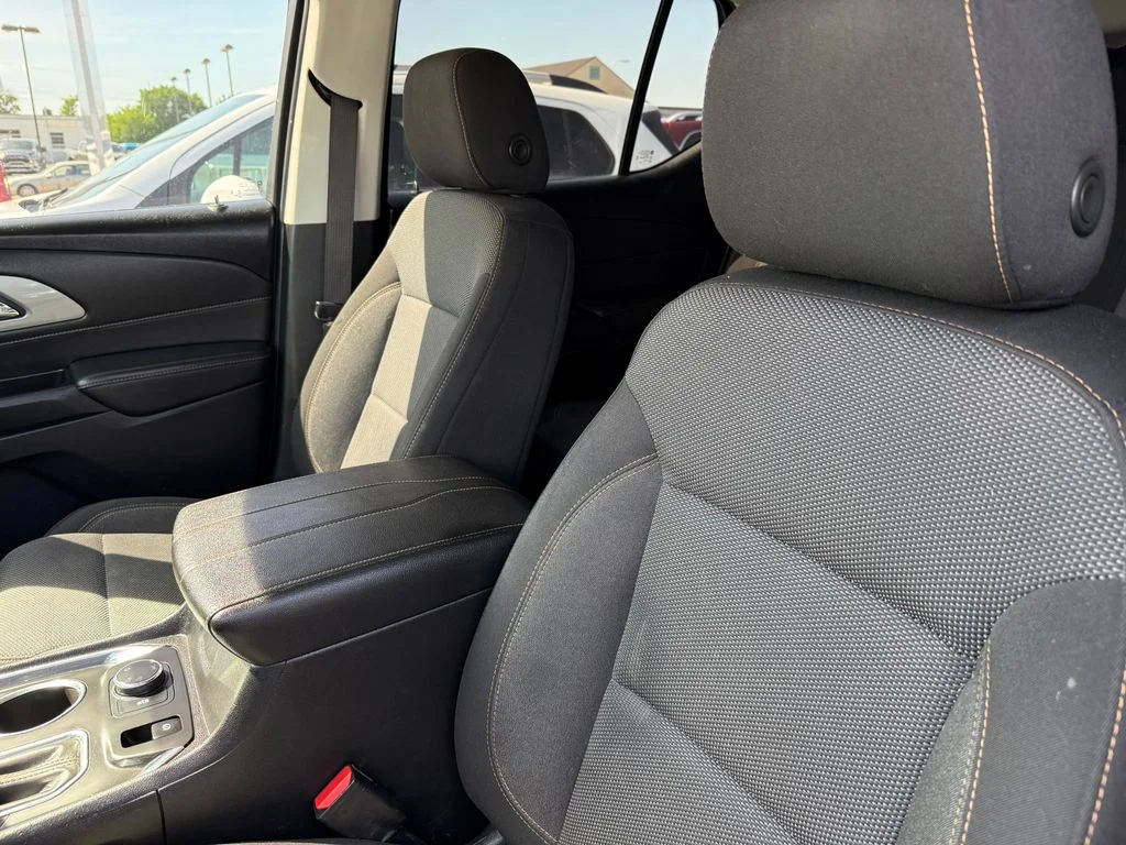 Used 2020 Gray Chevrolet LS image 24