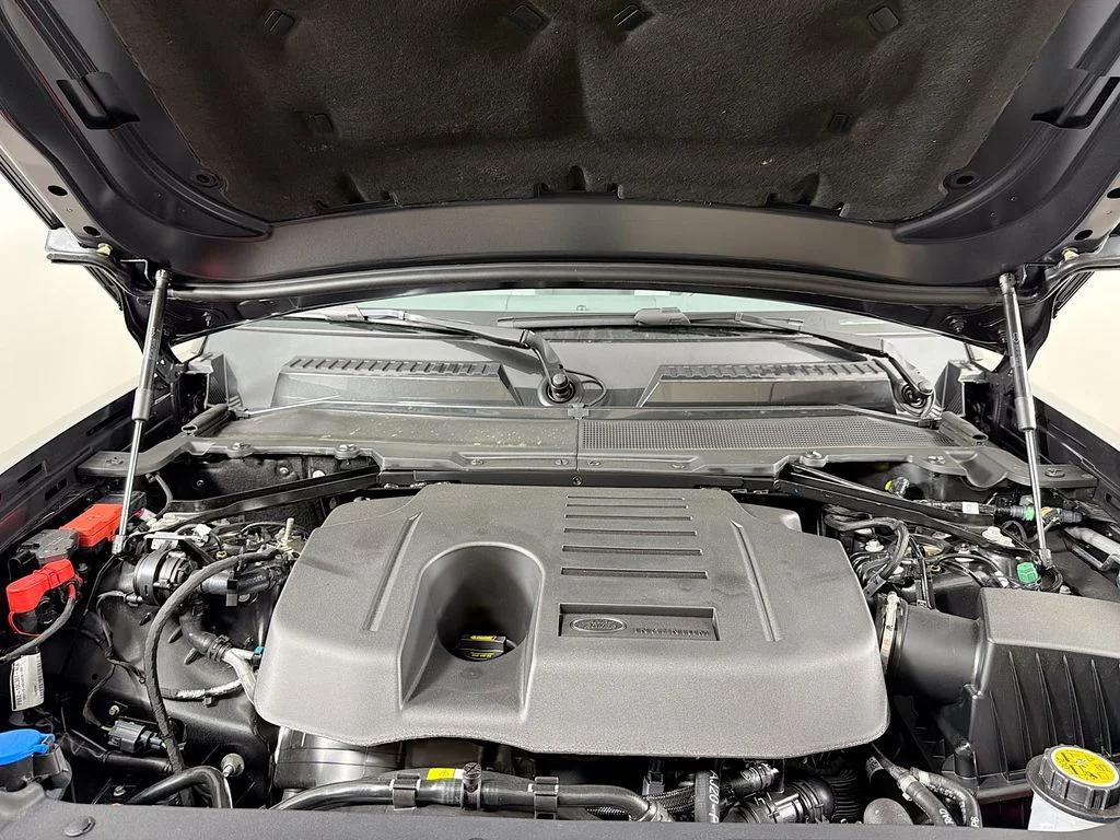 New 2026 Carpathian Grey Land Rover X-Dynamic SE image 32