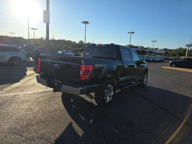 Used 2021 Black Metallic Ford XLT image 3
