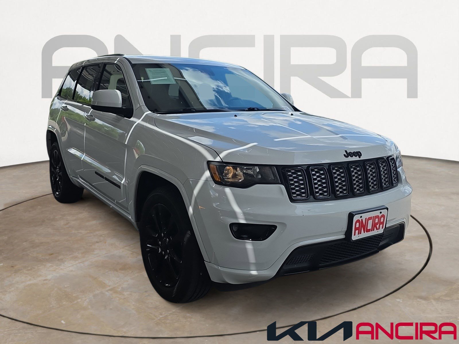 2019 Jeep Grand Cherokee Altitude 4WD's photo