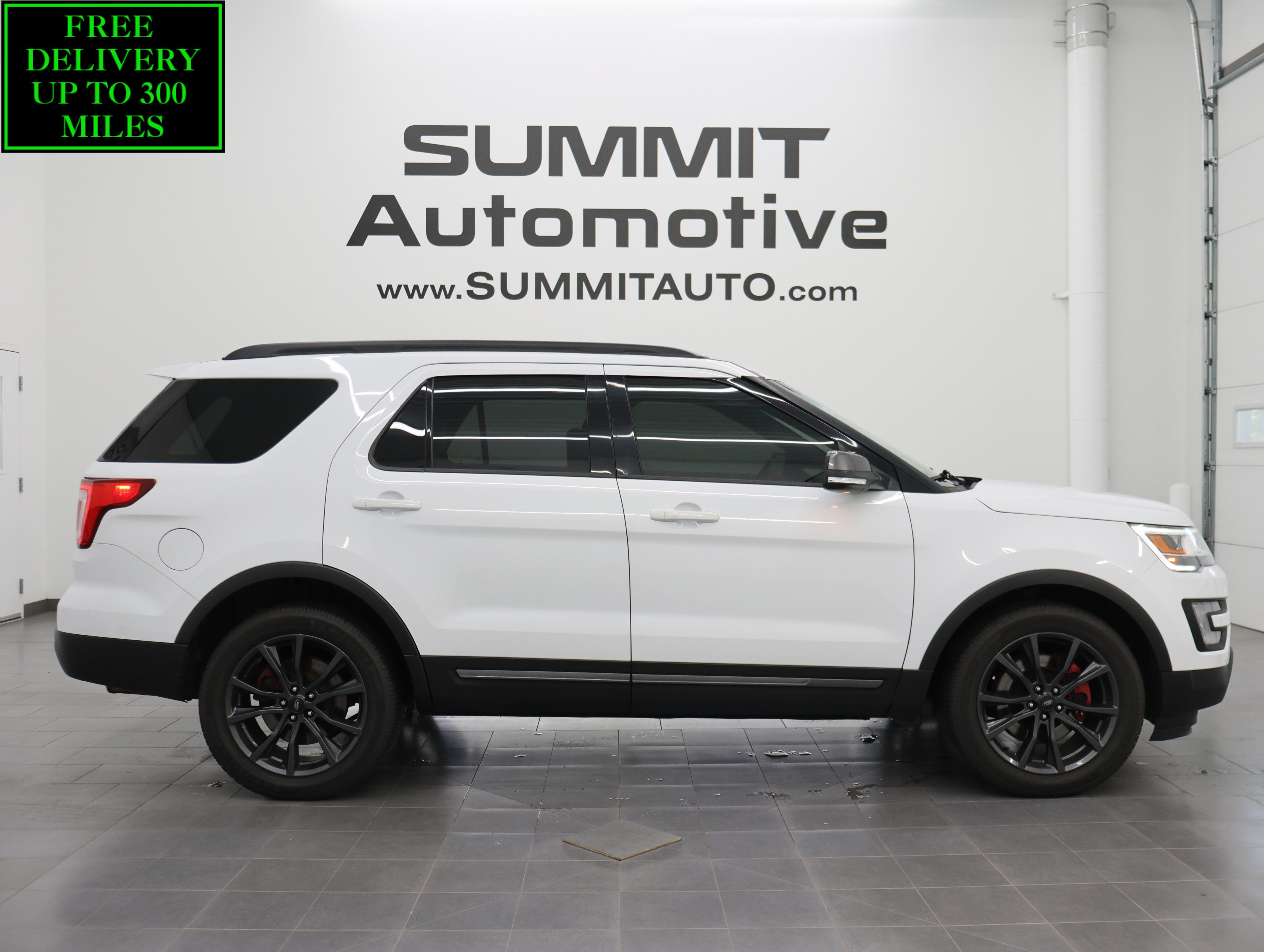 Used 2017  Ford XLT image 1