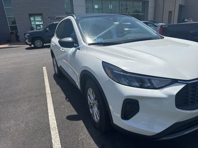 Used 2023 White Ford Active image 2