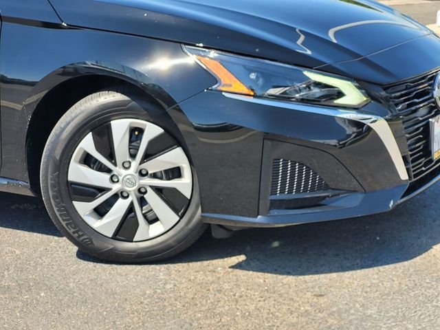 Used 2025 Black Nissan 2.5 S image 9