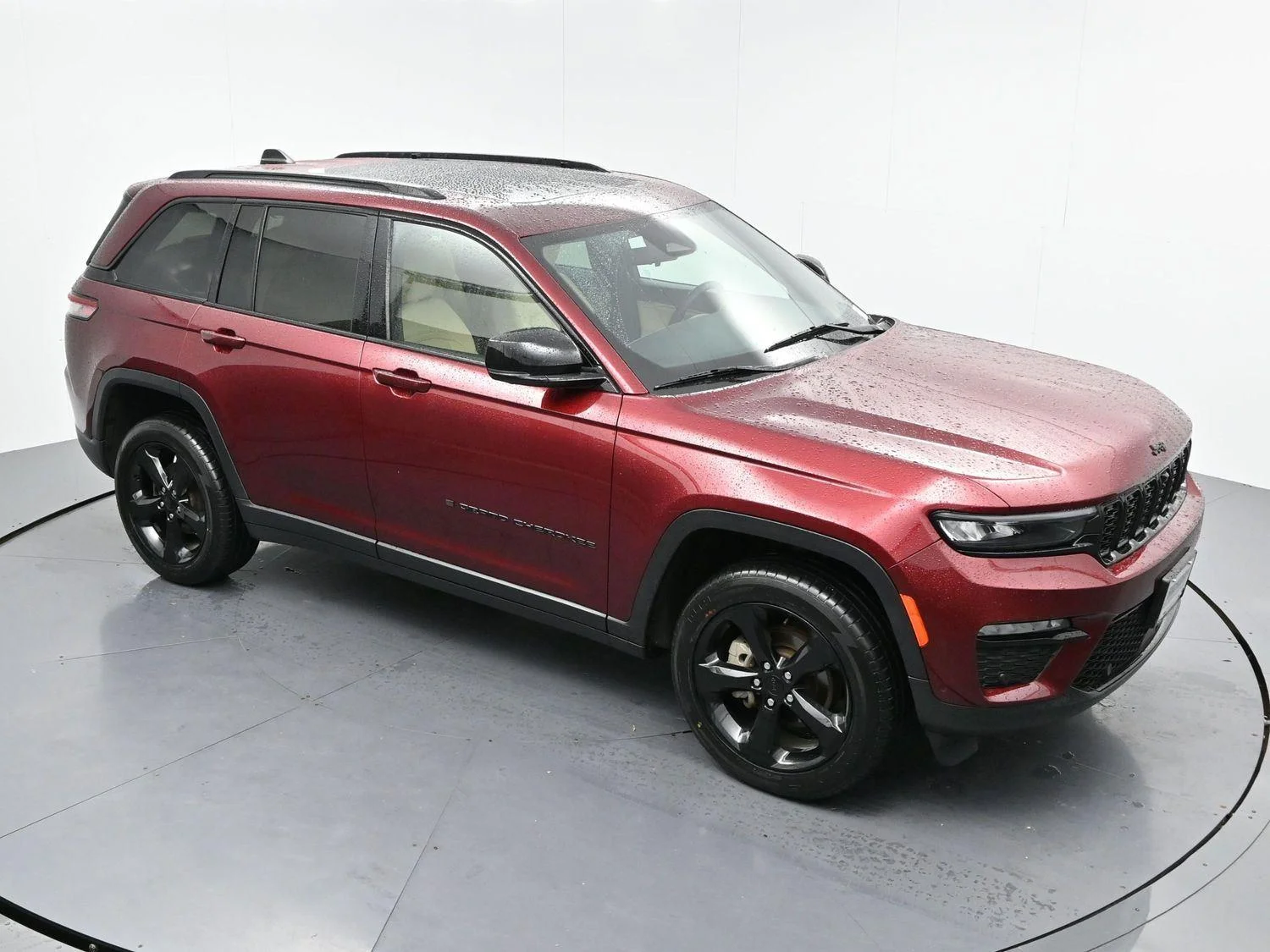 Used 2023 Velvet Red Pearlcoat Jeep Limited image 40