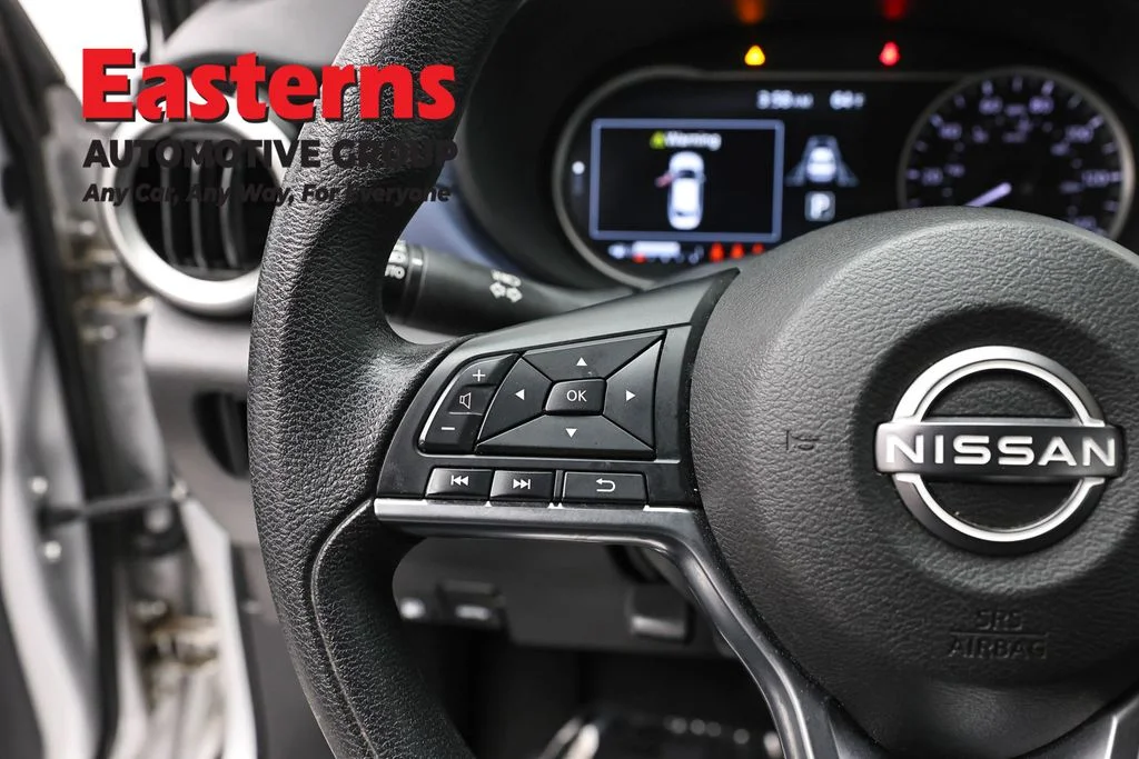 Used 2023 Silver Nissan 1.6 SV image 15