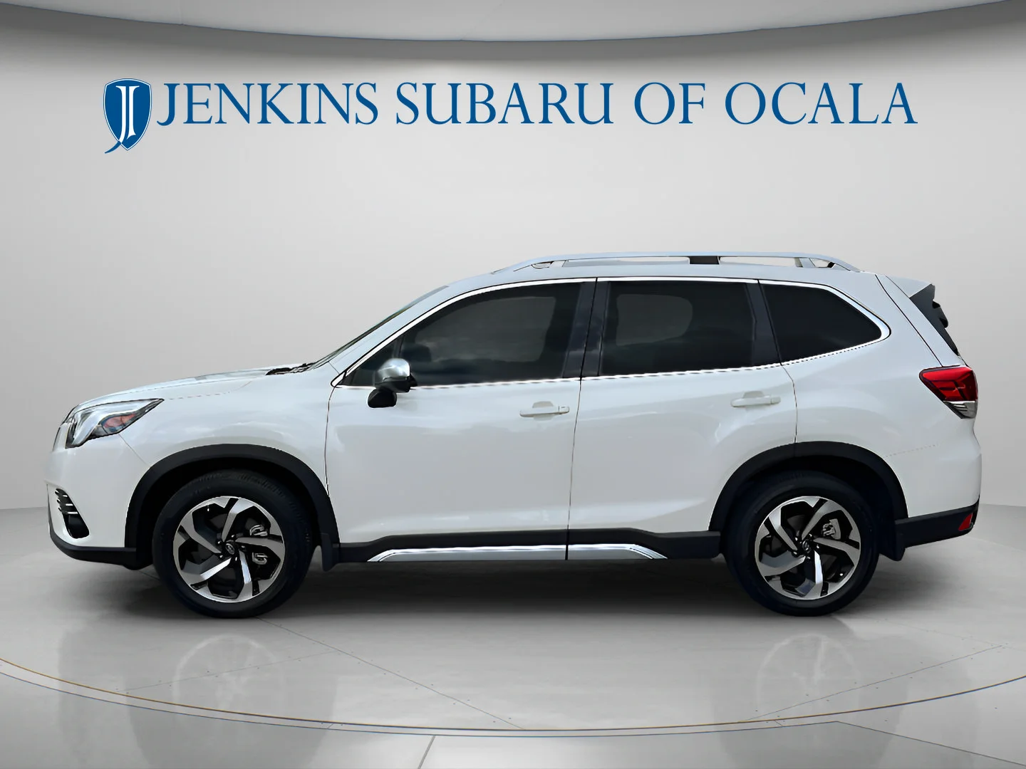 Used 2023 Crystal White Pearl Subaru Touring image 6